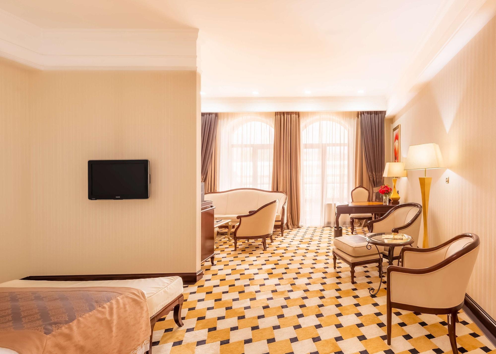 Royal Tulip Almaty Hotel Exterior foto