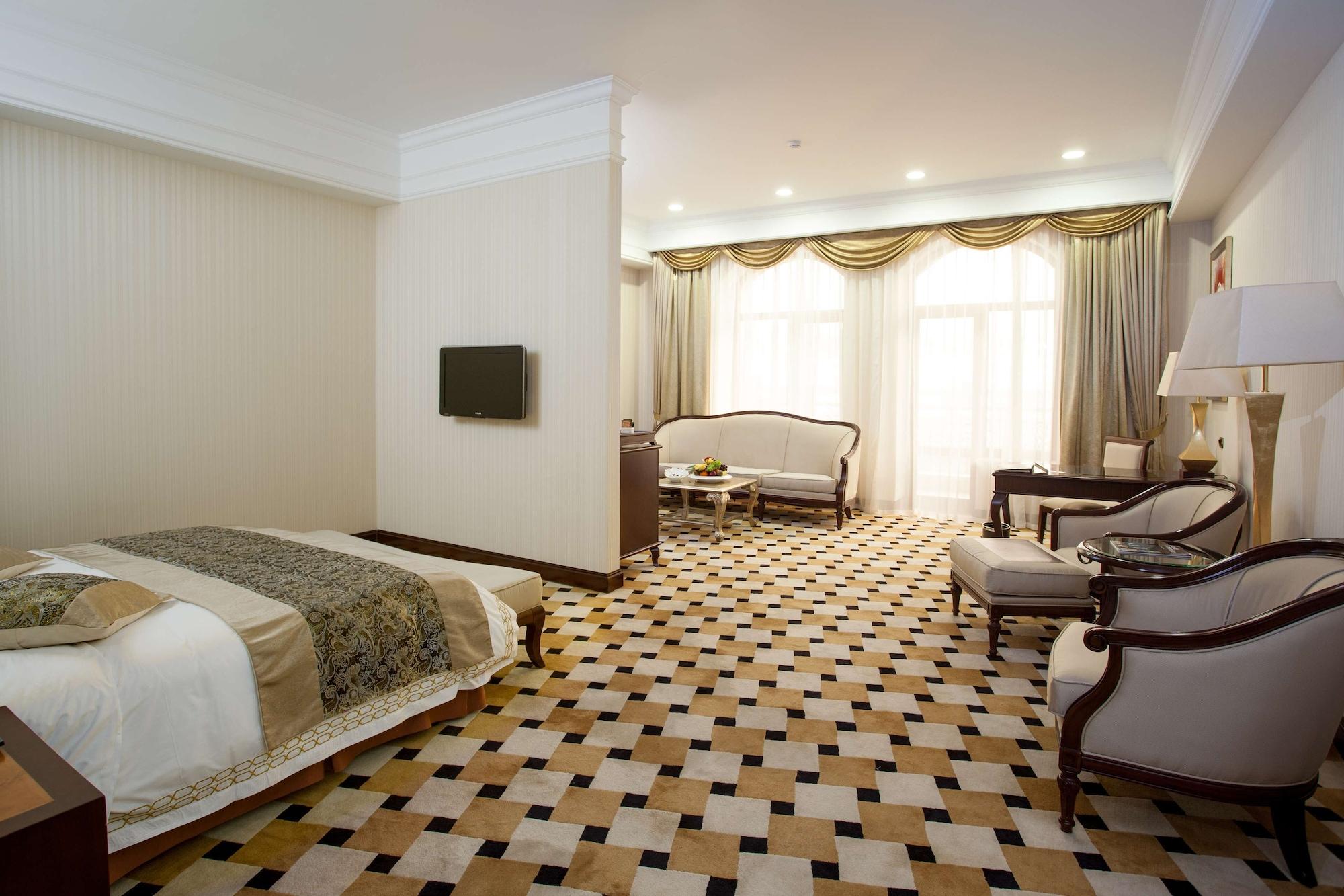 Royal Tulip Almaty Hotel Exterior foto