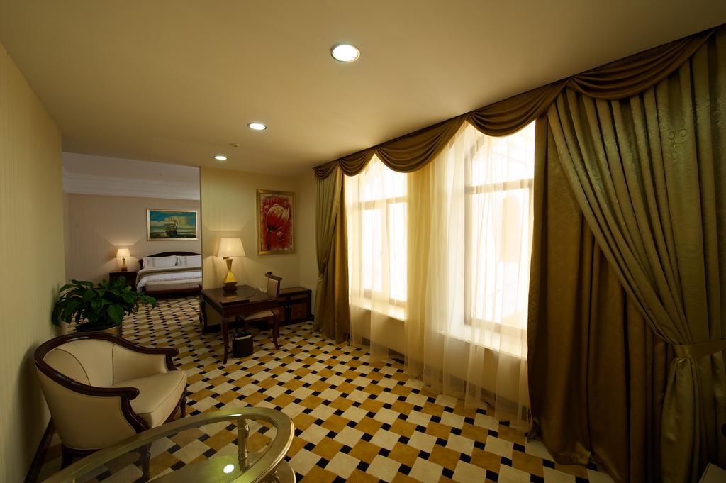Royal Tulip Almaty Hotel Exterior foto