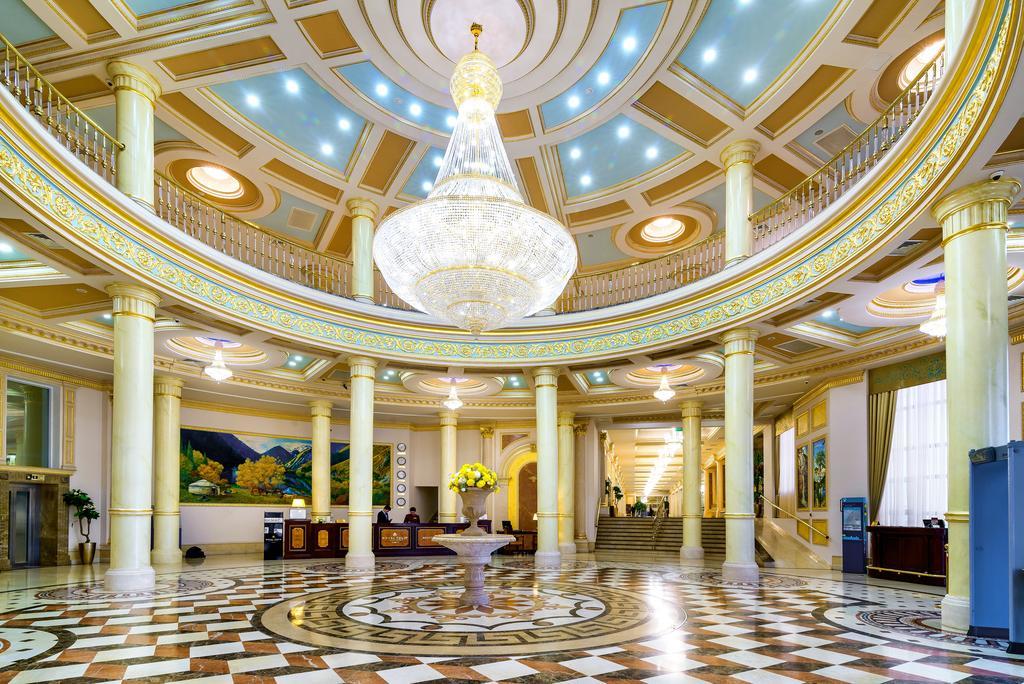 Royal Tulip Almaty Hotel Exterior foto